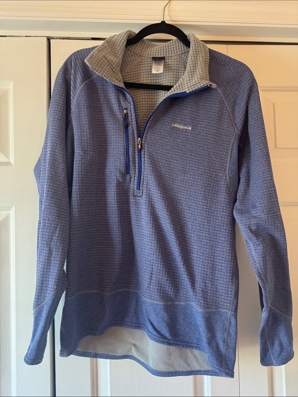Patagonia Men’s Blue Half-Zip Pullover with Light Gray Lining